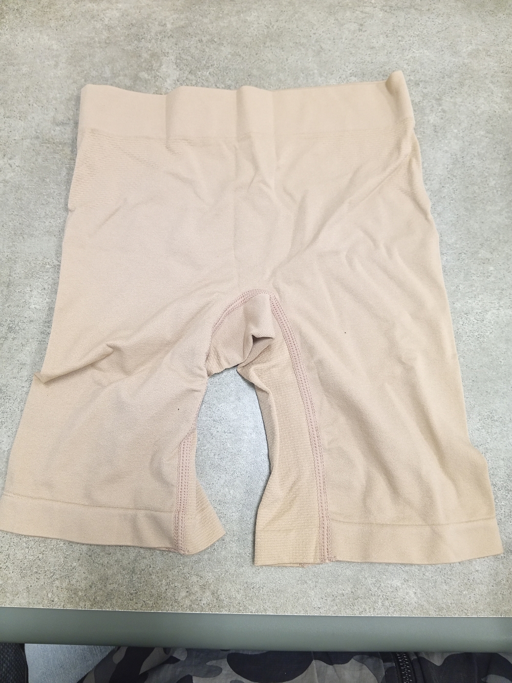 Vanity Fair Nude Seamless Shaping Thigh Short